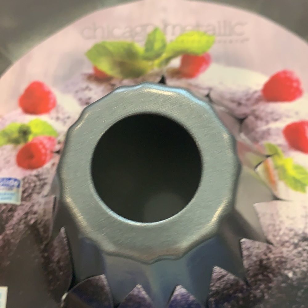 Fluted Tube Pan🧑‍🍳  - Picture 4 of 5